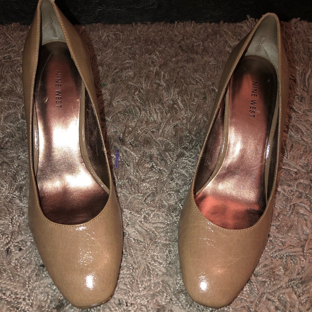 Nine West Round Toe Patent Heel Size 10